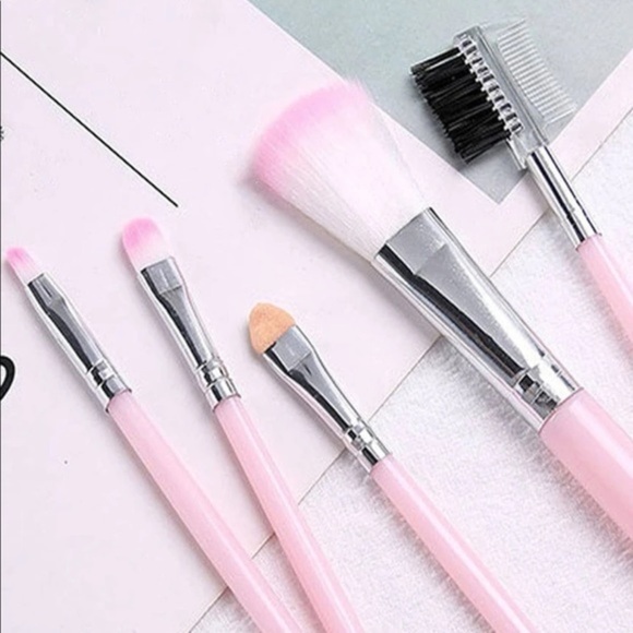 Five Piece Makeup Brush - NWT - Picture 2 of 7